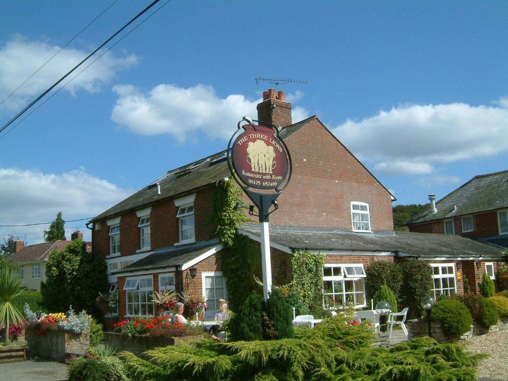 The Three Lions Otel Fordingbridge Dış mekan fotoğraf